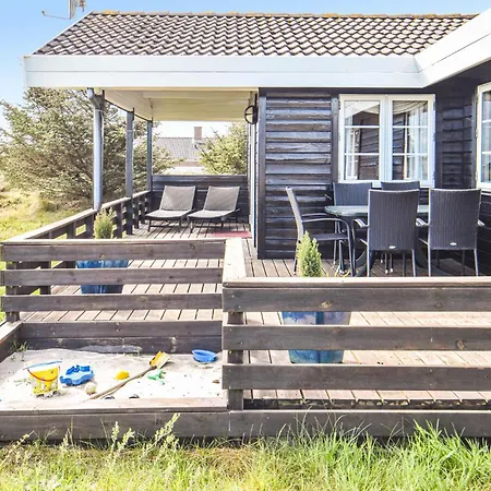 Front In With Sauna